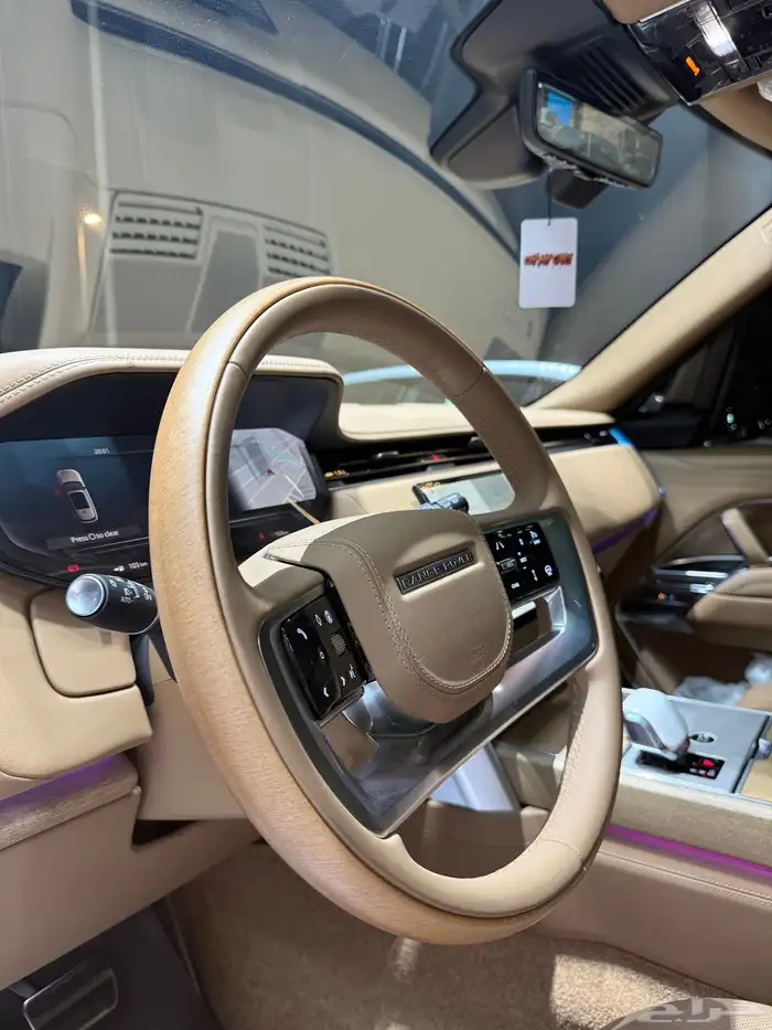 رنج روفر SV 2025 جديد بسعر خاص 9