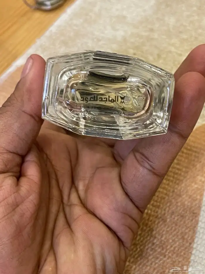 للبيع 10 عطور قديمه جميله و 8 ساعات منوعه البيع للجميع 18
