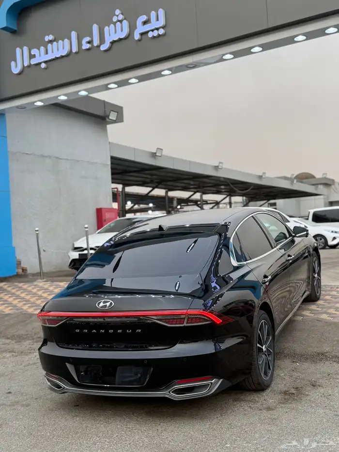 هونداي أزيرا 2021(بنزين 6V) فل الفل بدون بانوراما 7