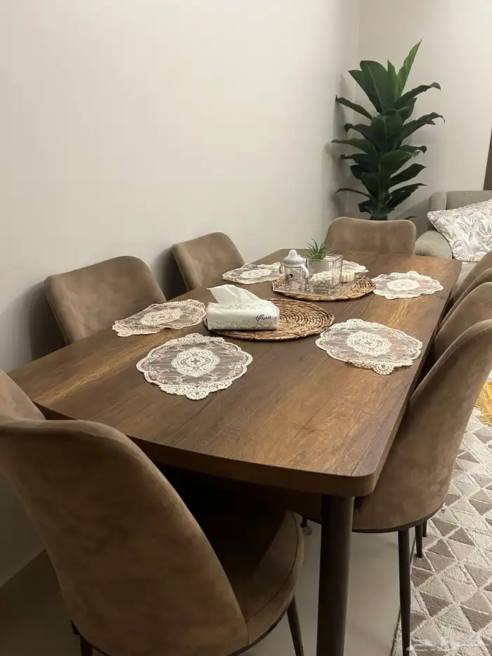 طاولة طعام 1
