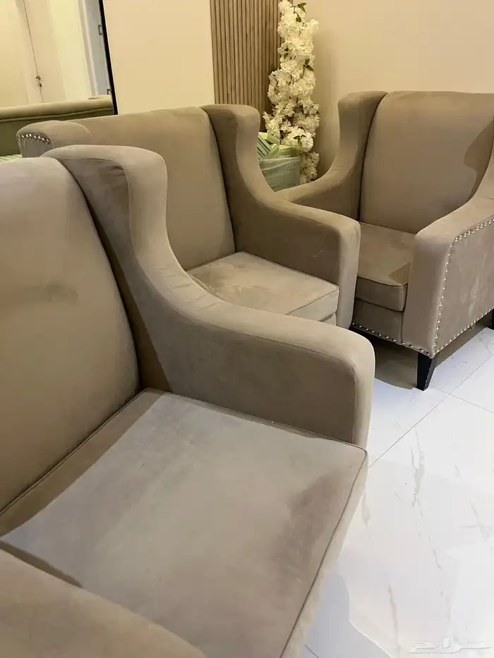 ثلاث كراسي كبيره 2