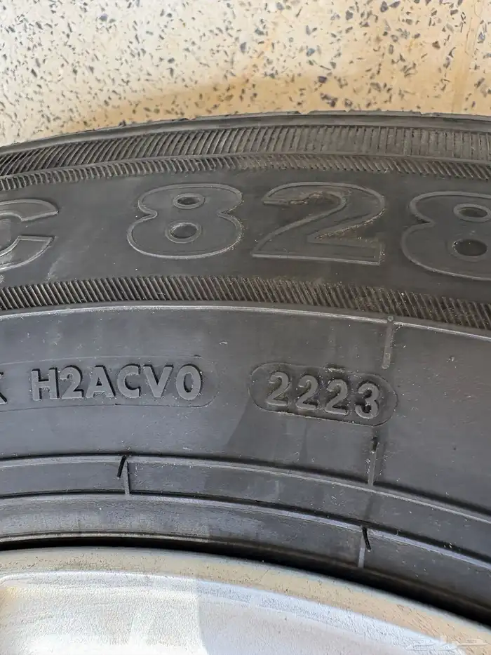 للبيع جنوط مع كفراتها مستخدمه 2