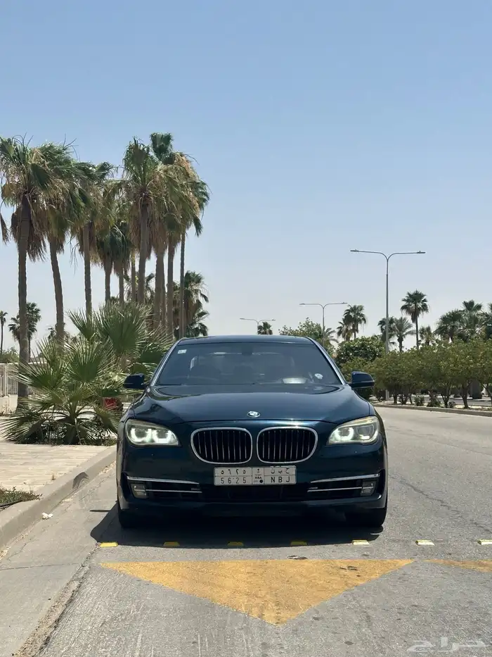 للبيع بي ام دبليو 740 8