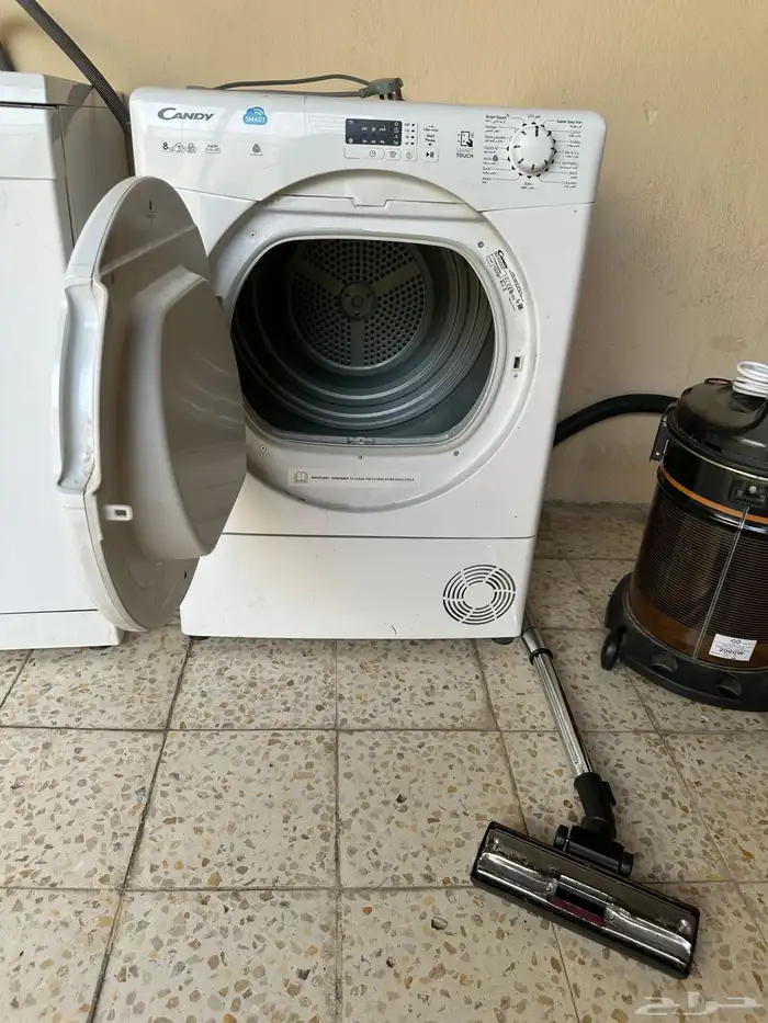 يوجد ثلاث أجهزة كهربائية أول شي غسالات جديدة 2