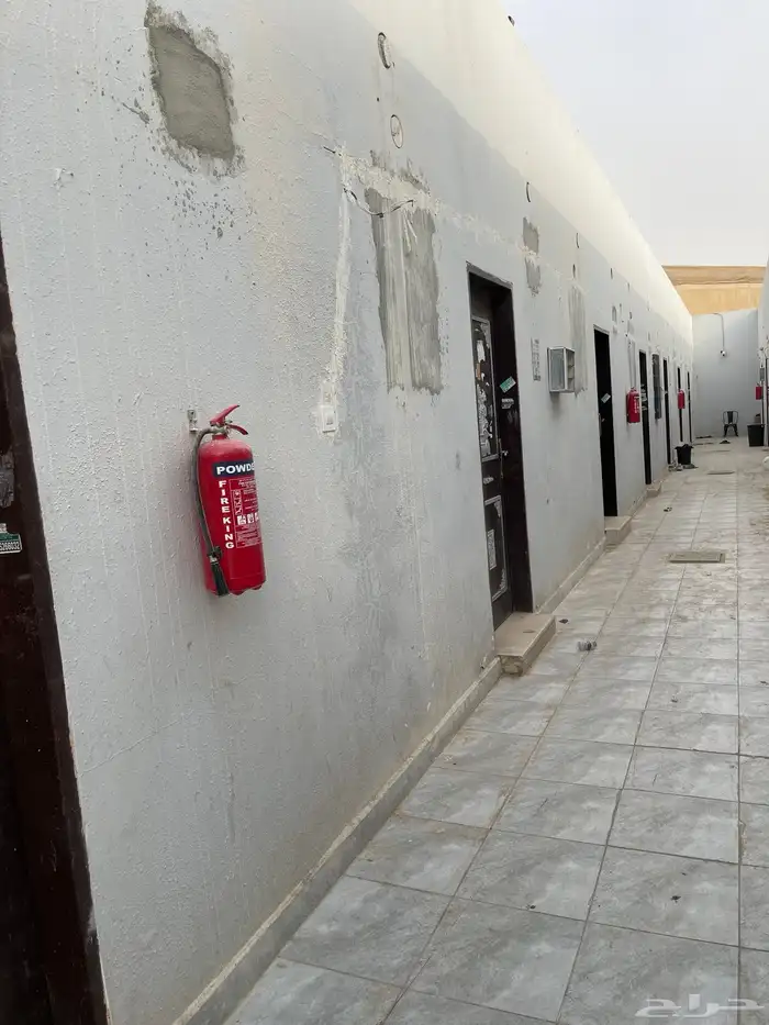 للبيع مجمع في صناعية الرمال 3