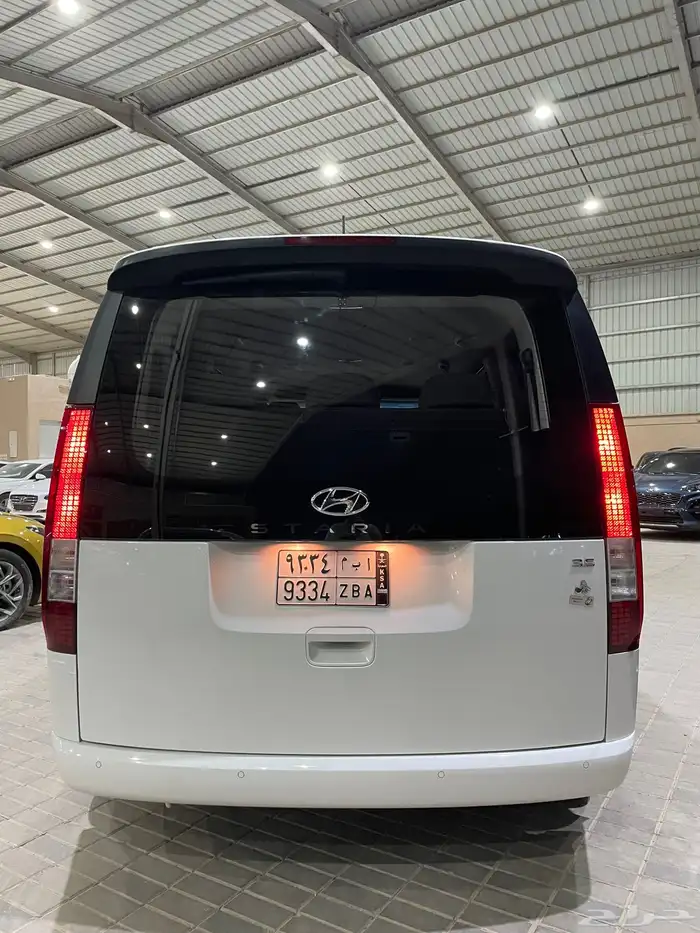 هونداي ستاريا 2023ممشي قليل 11راكب (بنزين)3.5L 5