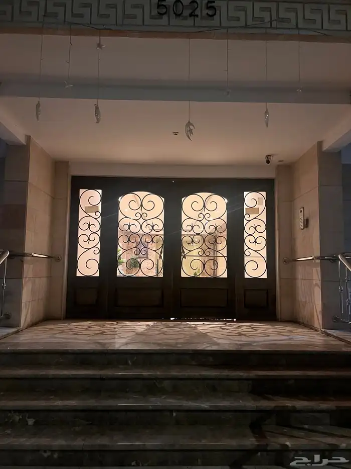 شقق فاخرة مؤثثة للإيجار بجدة 0