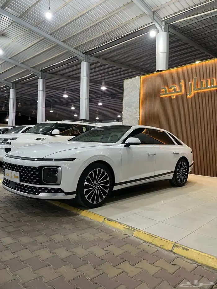 ازيرا موديل 2023 نص فل 5