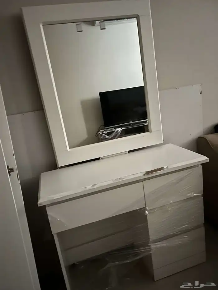 دولاب وتسريحه للبيع 2