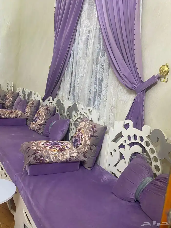 كراسي كنب مع الكنبات للبيع السعر يتحدد بين المشتري والبائع 1