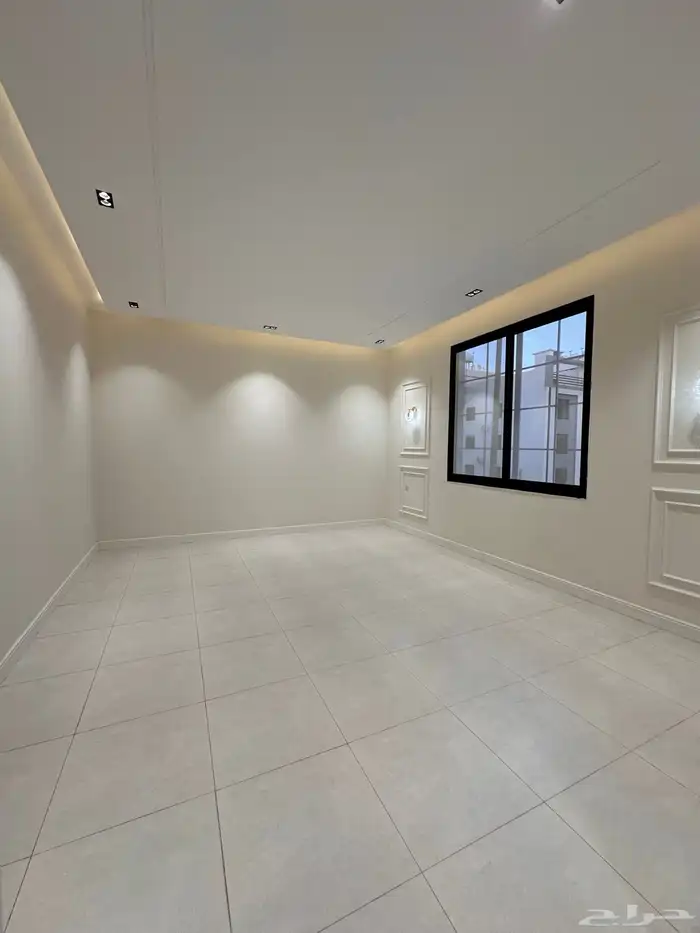 ادوار تمليك ارضي بحوش كبير ومساحه 260 م ابها مقابل لافيندا 20