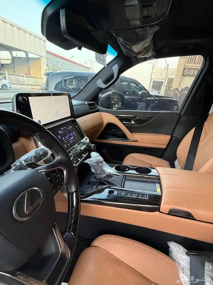 لكزس 2023 LX600 عداد 38 الف سعودي فل BB 14