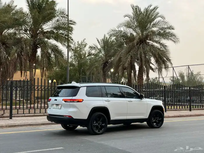 جراند شيروكي لاتيتيود 2022 ( بحالة الوكالة ) 2