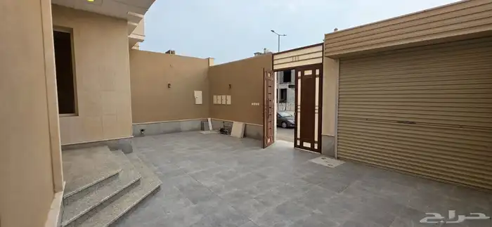 فيلا ايجار حي الزمرد مساحه 375متر 1