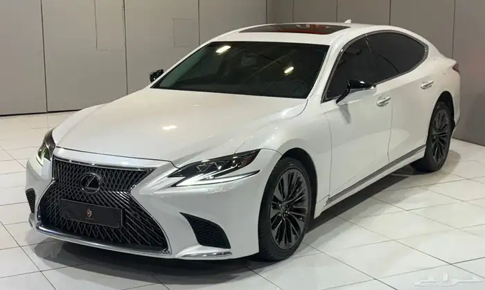 لكزس LS350 2018 عداد 135 الف بحاله نظيفه 3