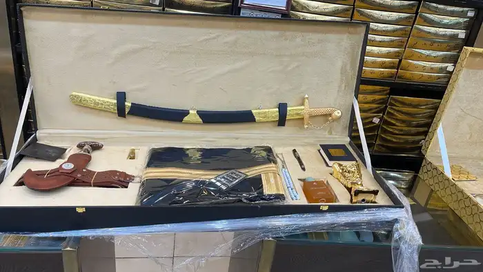 هدايا خاصة بشت سيف دروع زواج ترقية تقاعد تكريم منزل جديد 1