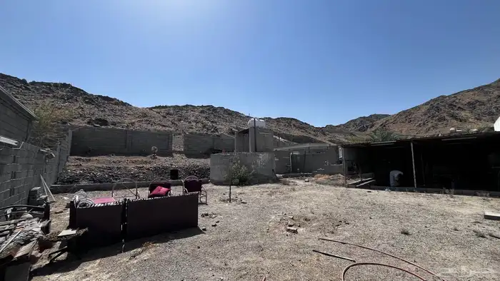حوش للإيجار موقع مميز جدا 0