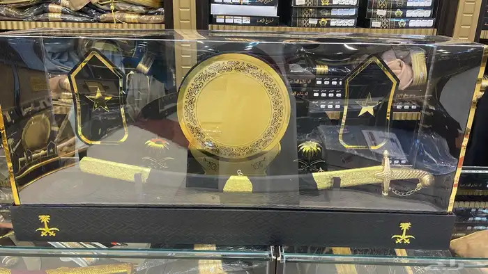 هدايا خاصة بشت سيف دروع زواج ترقية تقاعد تكريم منزل جديد 56