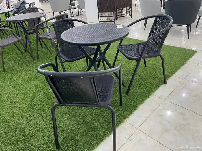 كراسي فايبر ملونه طاولات فايبر خارجية كافيهات ومطاعم 86