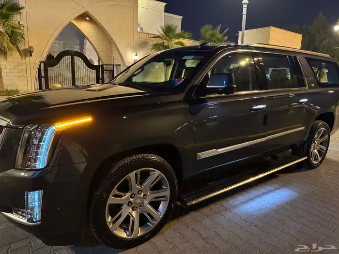 اسكاليد 2019 بريميوم (ملكي) الجميح نظيف جدا 60