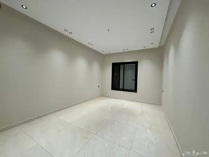 متبقي شقة حي شوران مساحة 229 مع سطح خاص 4