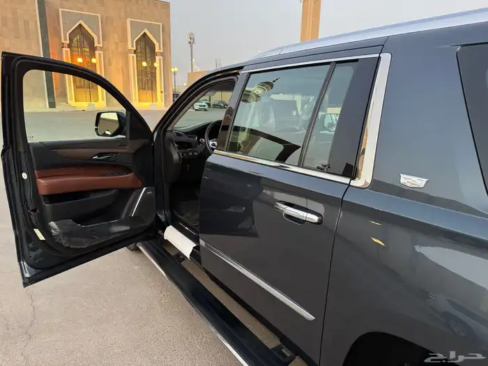 اسكاليد 2019 بريميوم (ملكي) الجميح نظيف جدا 56