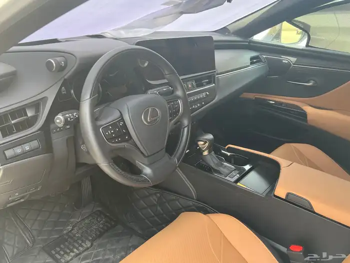 لكزس ES350 DD 2024 سعودي فل كامل بحالة الوكالة ممشى قليل 2