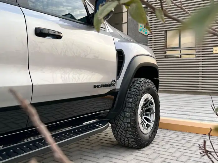 دوج رام 1500 TRX 2023 متوفر نظام دفعتين واقساط على البنوك 9