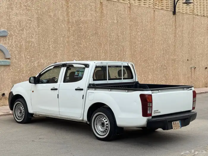 ايسوزو دي ماكس 2020 10