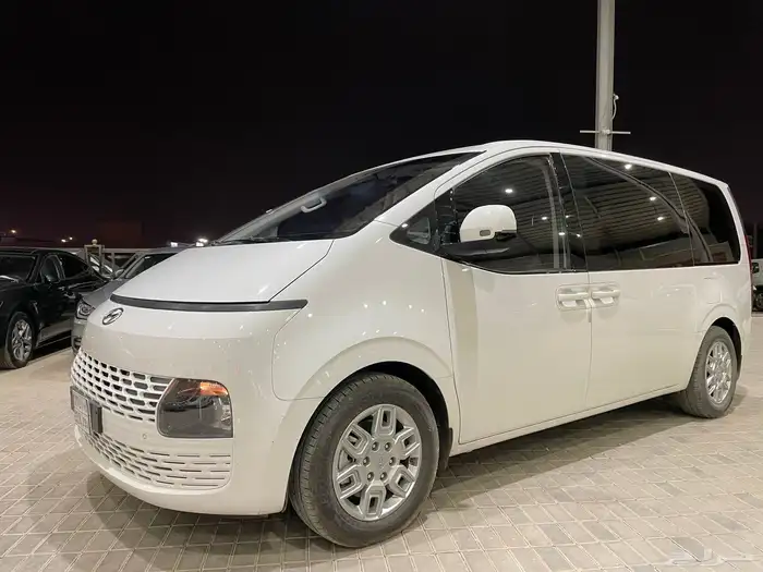 هونداي ستاريا 2023ممشي قليل 11راكب (بنزين)3.5L 1