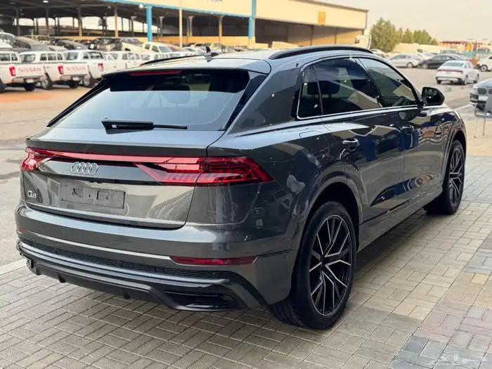 اودي Q8 2020 S line على الضمان عداد 46 الف 2