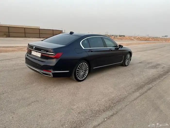 بي ام دبليو الفئة السابعة 730li موديل 2021 نظيف وممشى قليل 5
