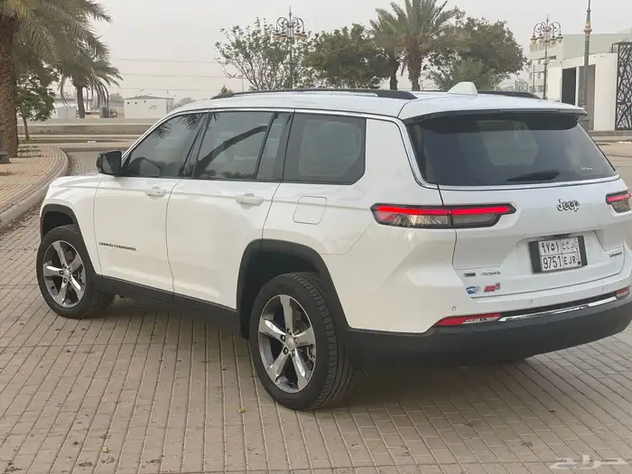 جيب قراند شيروكي 2022 L فل 3