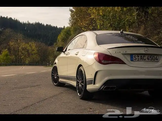 يلي يدور cla45s amg 2015 0