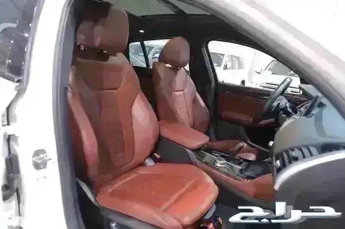 بي ام دبليو X4 فل كامل بانوراما جلد اربعة سلندر موديل 2019 17