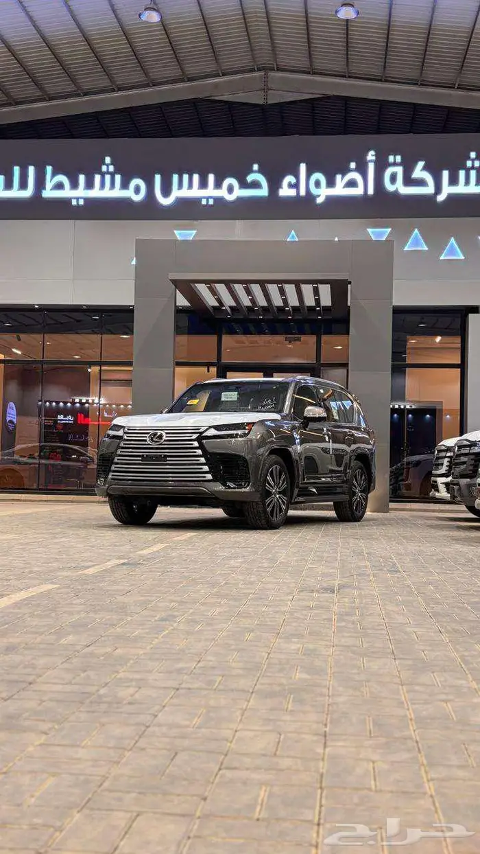 لكزس LX600 BB لون تيتانيوم سعودي 1