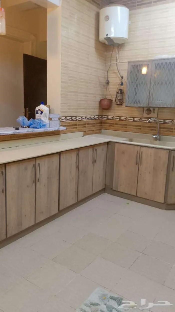 مطبخ وفرن كبير ومايكرويف وفرن صغير في المجمعة نظيفة شرط 1