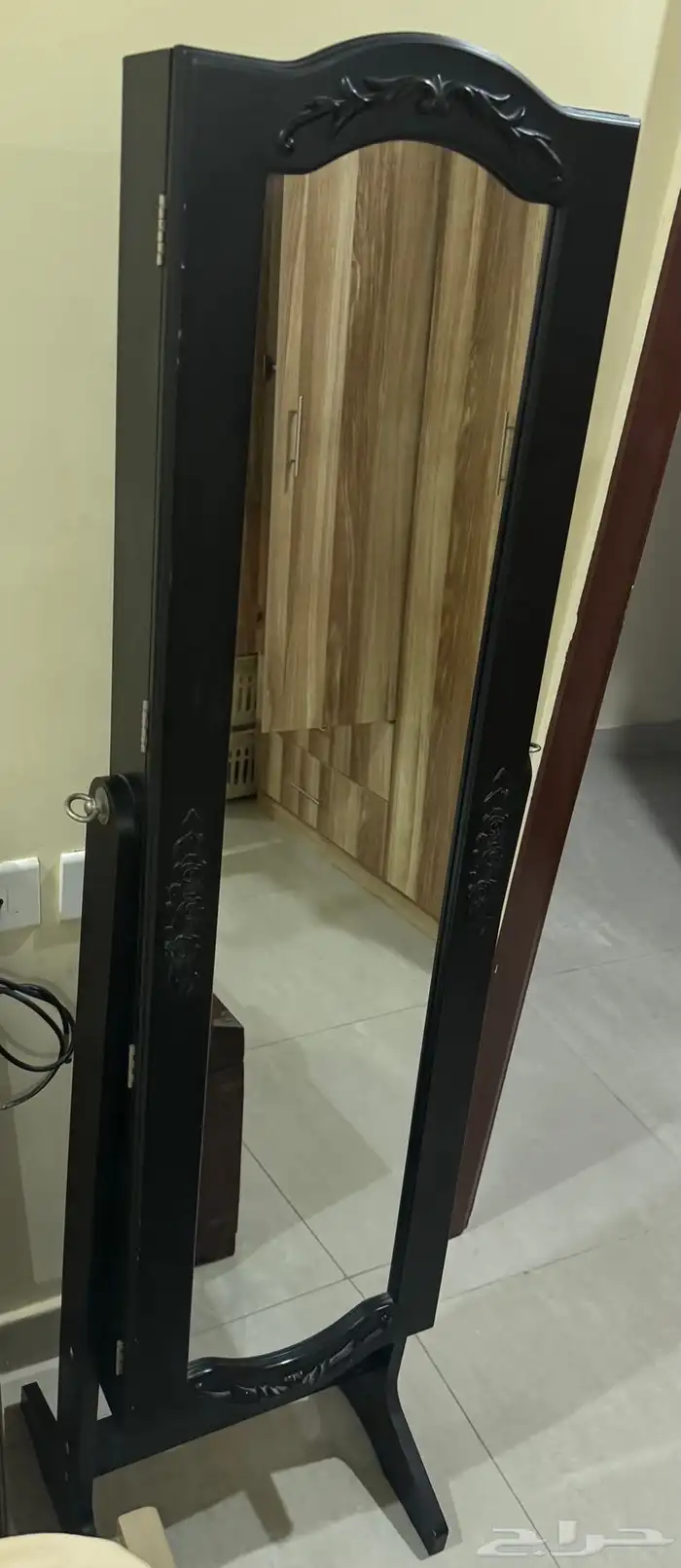 دولاب مجوهرات مع مراية 0