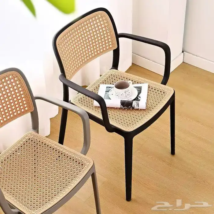 كراسي فايبر ملونه طاولات فايبر خارجية كافيهات ومطاعم 7