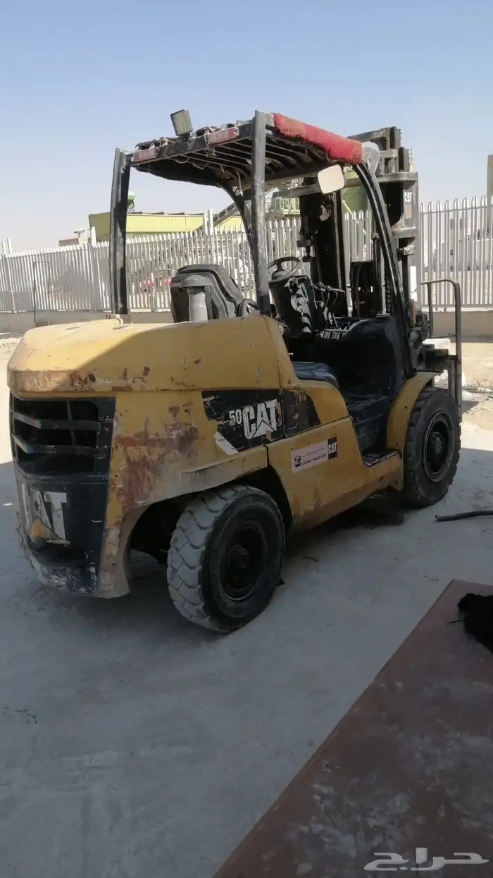 فوركليفت 5 طن للايجار الشهري 10