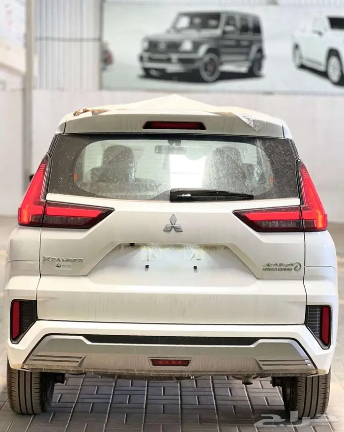 ميتسوبيشي اكسباندر 2025 ابيض 5