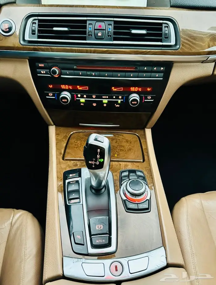 للبيع BMW 740 لارج نظيف تماما  2011 خالي المشاكل 12