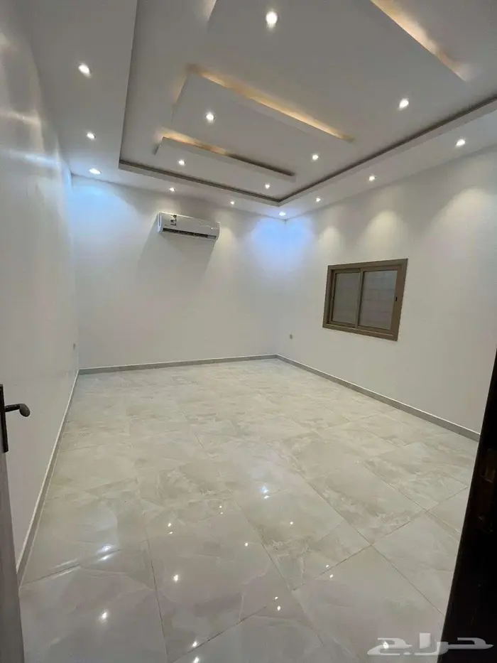 فلة للبيع حي النرجس 13