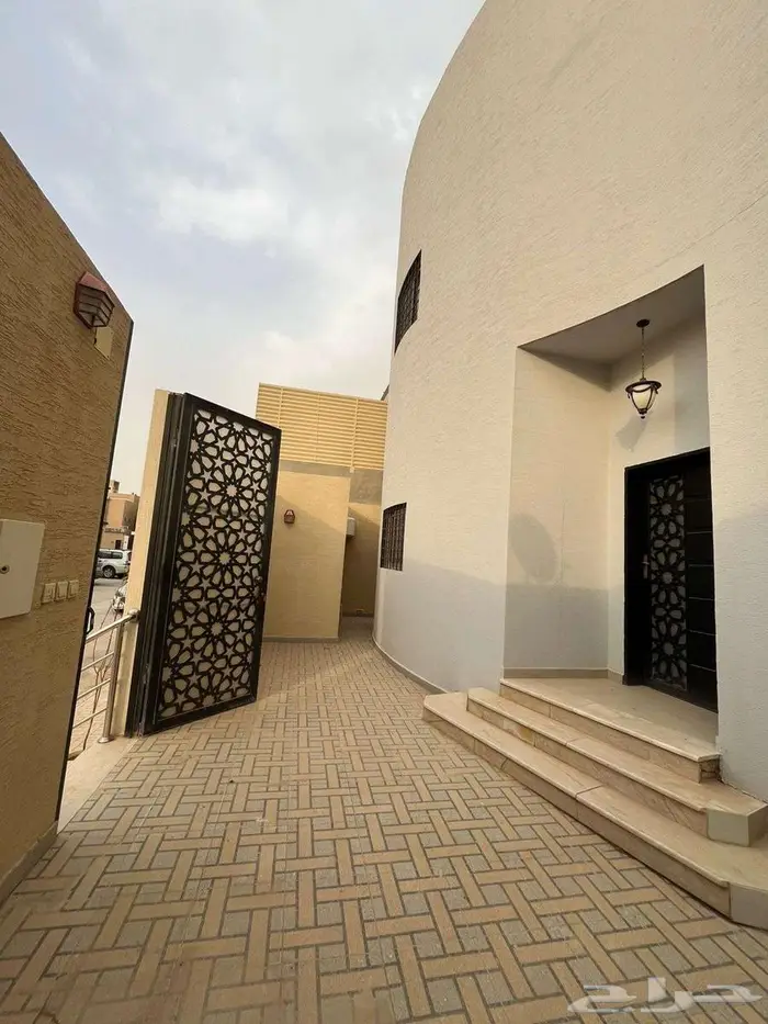 فلة للبيع حي النرجس 19