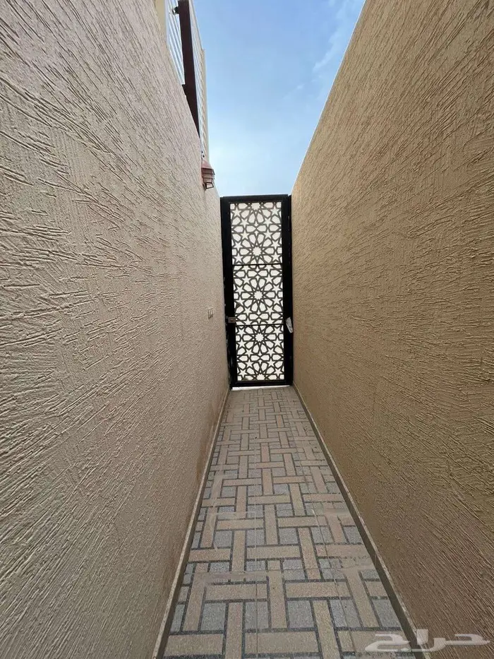 فلة للبيع حي النرجس 1