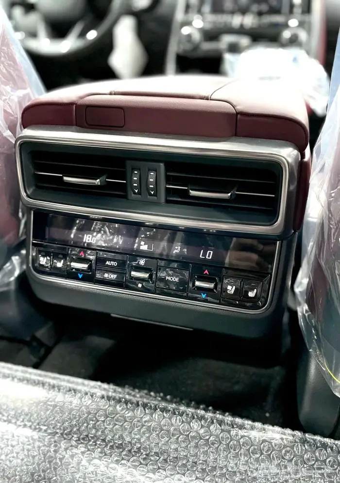 لكزس LX 600 BB سعودي بطاقة جمركية 2025 تيتانيوم داخلي احمر 13