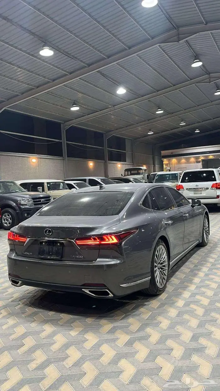 لكزس LS500 فل كامل خليجي موديل 2024 3
