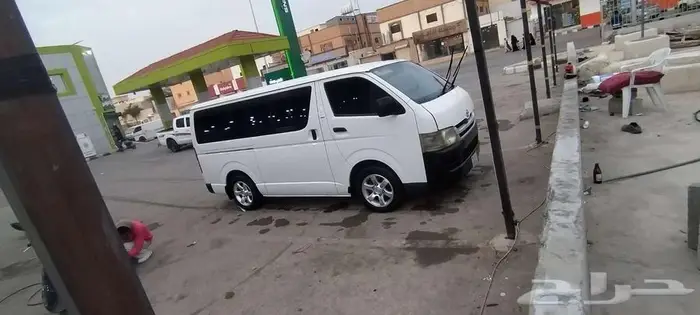 باص هايس للايجار مع السائق داخل الخرج 0