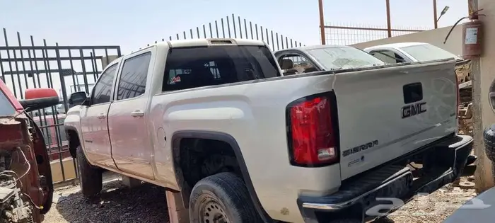 تشاليح وقطع غيار سيارات 2