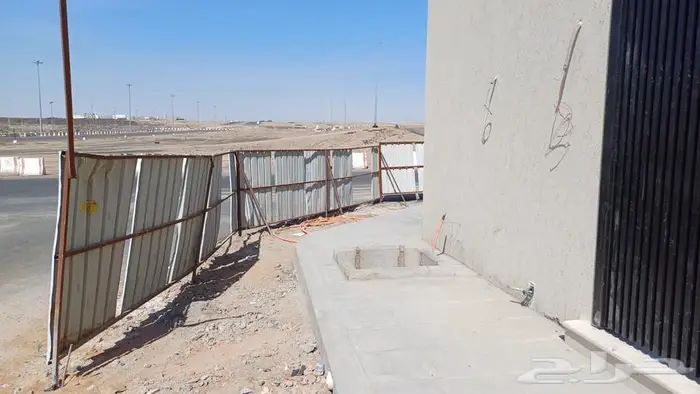 سياج زنك وثلاثة ابواب بقلاوة حديد للبيع 3